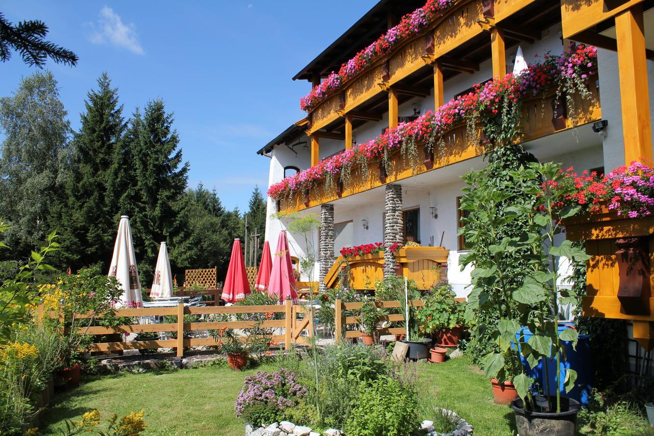Готель Kolmsteiner Hof Нойкірхен-байм-Гайліґен-Блут Екстер'єр фото
