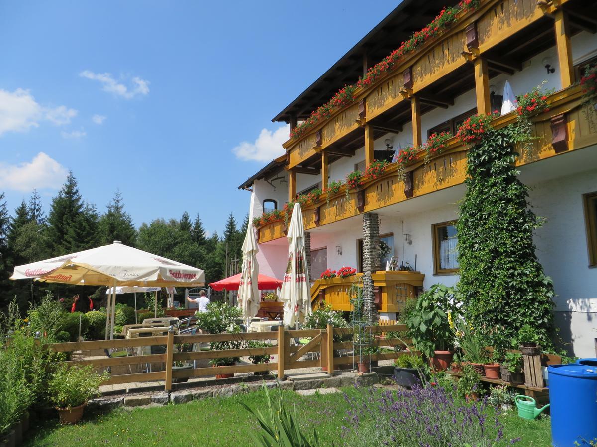 Готель Kolmsteiner Hof Нойкірхен-байм-Гайліґен-Блут Екстер'єр фото