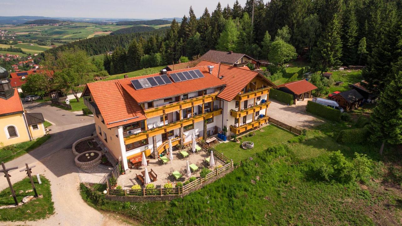 Готель Kolmsteiner Hof Нойкірхен-байм-Гайліґен-Блут Екстер'єр фото